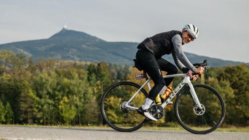 Závěr sezóny v kulisách podzimního Ještědu! Jak dopadly odložené Road Classics?