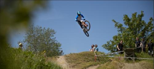 Závodní kalendář iXS European Downhill Cup 2026 zveřejněn!